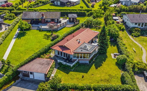 Eleana - 300M to the Fjord: Træ, Tag, Arkitektur, Hjem, Hus, Sommerhus, Sidespor, Hårdttræ, Hældning, Estate