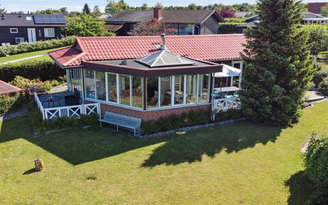 Eleana - 300M to the Fjord: Træ, Tag, Arkitektur, Hjem, Hus, Sommerhus, Sidespor, Hårdttræ, Hældning, Estate