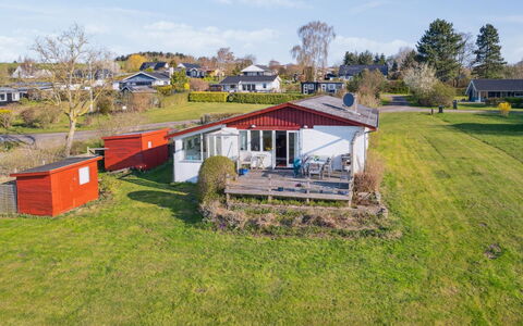 Velika - 25M to the Fjord: Møbel, Indretning, Gulvbelægning, Træ, Etage, Loft, Trægulve, Stol, Bord, Belysning