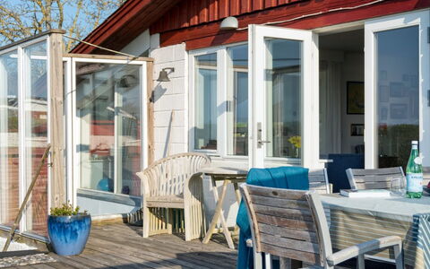 Velika - 25M to the Fjord: Møbel, Indretning, Gulvbelægning, Træ, Etage, Loft, Trægulve, Stol, Bord, Belysning