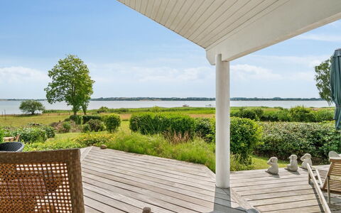 Brunman - 10M to the Fjord: Sommerhus, Hjem, Hus, Tag, Veranda, Estate, Sidespor, Garden Bygninger, Stuehus, Gård