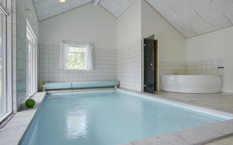 Lottje - 300M from the Sea: Svømmepøl, Udendørs Møbler, Møbel, Udvej, Flise, Eco Hotel, Skygge, Stol, Fritid, Estate
