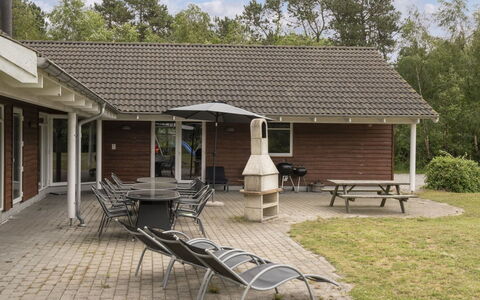 Lottje - 300M from the Sea: Svømmepøl, Udendørs Møbler, Møbel, Udvej, Flise, Eco Hotel, Skygge, Stol, Fritid, Estate