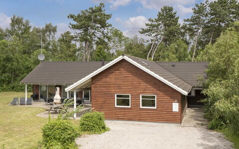 Lottje - 300M from the Sea: Svømmepøl, Udendørs Møbler, Møbel, Udvej, Flise, Eco Hotel, Skygge, Stol, Fritid, Estate