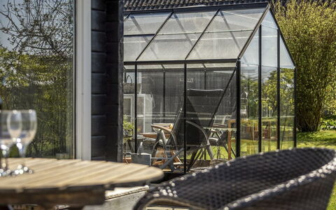 Ylvie - 150M from the Sea: Hus, Hjem, Tag, Sommerhus, Estate, Landscaping, Garden Bygninger, Sidespor, Stuehus