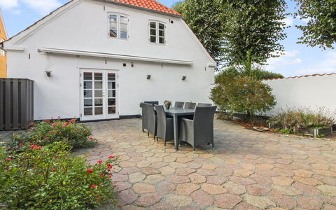 Reeta - 32Km from the Sea: Tag, Hus, Land Lot, Hjem, Sommerhus, Estate, Garden Bygninger, Skygge, Bjælkehytte, Landscaping