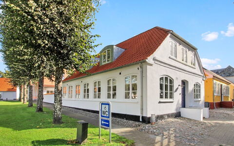 Reeta - 32Km from the Sea: Tag, Hus, Land Lot, Hjem, Sommerhus, Estate, Garden Bygninger, Skygge, Bjælkehytte, Landscaping