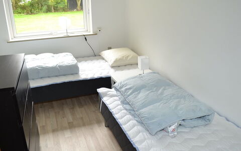 Claudia: Seng, Soveværelse, Etage, Gulvbelægning, Sengetøj, Sengetøj, Møbel, Bed Frame, Sengetøj, Værelse