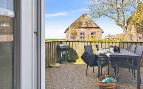 Adine - 13Km from the Sea: Blå, Busk, Sommerhus, Bunddække, Have, Estate, Skygge, Landscaping, Stuehus, Eco Hotel