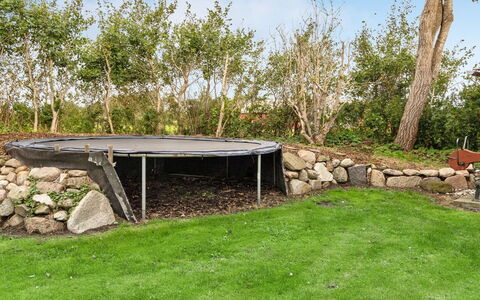 Hedda - 15Km from the Sea: Blå, Busk, Sommerhus, Bunddække, Have, Estate, Skygge, Landscaping, Stuehus, Eco Hotel
