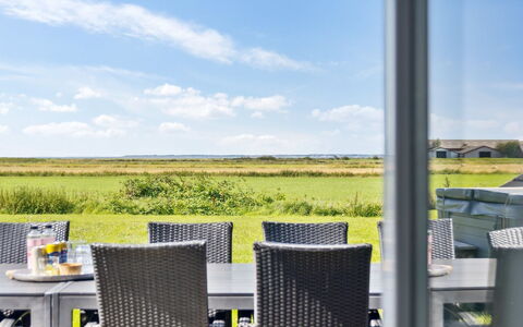 Stefania - 700M from the Sea: Hus, Hjem, Dør, Tag, Sommerhus, Estate, Have, Skygge, Sidespor, Gård