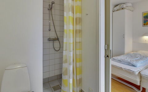 Arngerus: Indretning, Seng, Soveværelse, Etage, Gulvbelægning, Møbel, Sengetøj, Loft, Værelse, Sengetøj