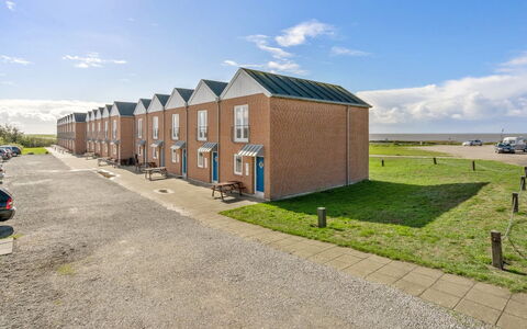 Arngerus: Estate, Farm