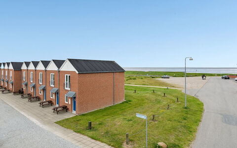 Sofija: Blå, Busk, Sommerhus, Bunddække, Have, Estate, Skygge, Landscaping, Stuehus, Eco Hotel