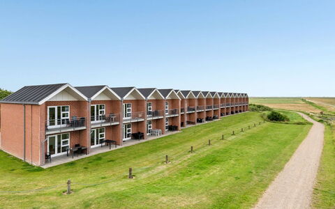 Sofija: Tag, Hjem, Hus, Sidespor, Sommerhus, Kompositmateriale, Dør, Skydevindue, Estate, Skorsten