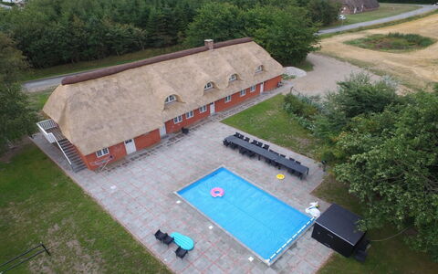 Alitta - 27Km from the Sea: Tag, Hjem, Sommerhus, Sidespor, Skygge, Stuehus, Estate, Indkørsel, Garden Bygninger, Gård