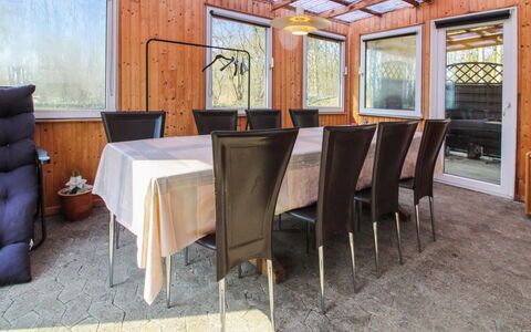 Edy - 25Km from the Sea: Svømmepøl, Ferieby