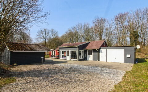 Edy - 25Km from the Sea: Svømmepøl, Ferieby