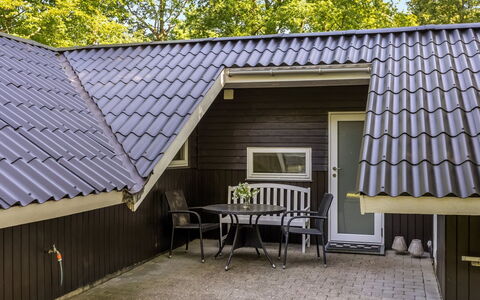 Jaakoppi - 25Km from the Sea: Træ, Tag, Sidespor, Skygge, Design, Hårdttræ, Gård, Markise, Bejdse
