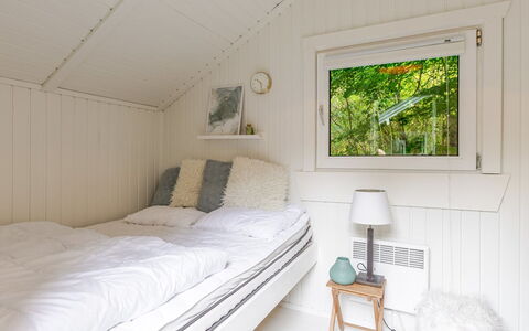 Swenki - 29Km from the Sea: Træ, Gulvbelægning, Etage, Indretning, Soveværelse, Loft, Hjem, Værelse, Seng, Sengetøj