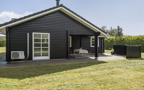 Fenja - 500M to the Fjord: Hus, Hjem, Boligområde, Tag, Sommerhus, Land Lot, Estate, Gård, Have, Sidespor