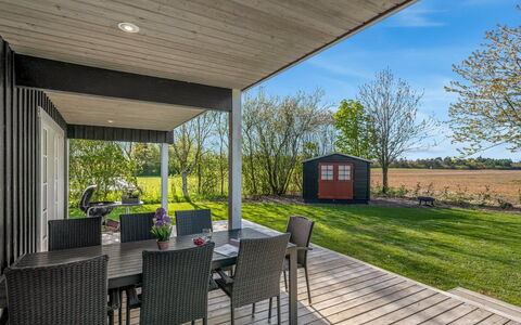 Adelia - 850M to the Fjord: Træ, Veranda, Hjem, Land Lot, Have, Dør, Dæk, Sommerhus, Skygge, Garden Bygninger