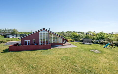 Hedevig - 800M to the Fjord: Møbel, Indretning, Gulvbelægning, Træ, Etage, Loft, Trægulve, Stol, Bord, Belysning