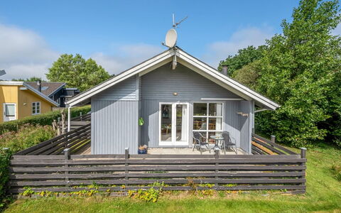 Remo - 990M to the Fjord: Hus, Sommerhus, Hjem, Sidespor, Bunddække, Veranda, Have, Planke, Gård, Garden Bygninger