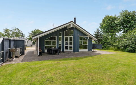 Jarik - 1.2Km to the Fjord: Tag, Sommerhus, Hjem, Skygge, Sidespor, Stuehus, Veranda, Udendørs Struktur, Garden Bygninger