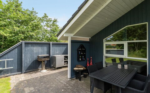 Jarik - 1.2Km to the Fjord: Tag, Sommerhus, Hjem, Skygge, Sidespor, Stuehus, Veranda, Udendørs Struktur, Garden Bygninger