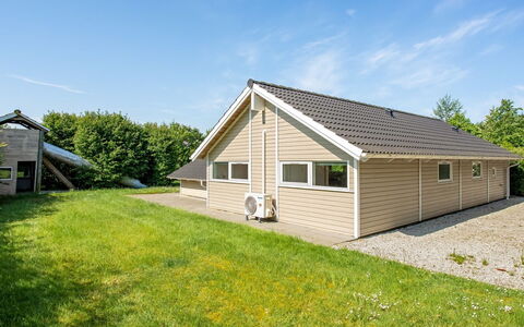 Isving - 1.1Km to the Fjord: Hus, Hjem, Sommerhus, Estate, Gård, Stuehus, Sidespor, Garden Bygninger, Veranda