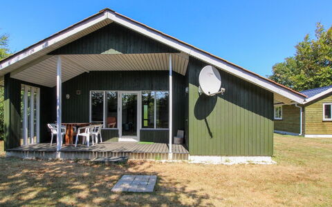 Jaane - 650M to the Fjord: Græs, Hus, Arkitektur, Hjem, Tag, Sommerhus, Land Lot, Lawn, Almindeligt, Landdistrikt