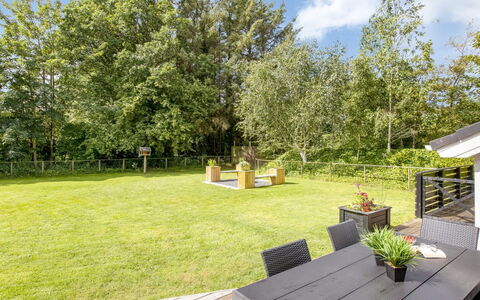 Gretje - 650M to the Fjord: Busk, Have, Land Lot, Skygge, Lawn, Forår, Landscaping, Gård, Backyard