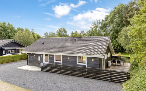 Gretje - 650M to the Fjord: Hjem, Hus, Sommerhus, Sidespor, Estate, Veranda, Indkørsel, Stuehus, Garden Bygninger, Bjælkehytte