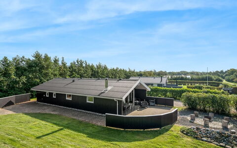 Robertha - 800M to the Fjord: Hus, Hjem, Sommerhus, Estate, Gård, Stuehus, Sidespor, Garden Bygninger, Veranda