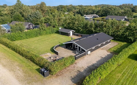 Robertha - 800M to the Fjord: Hus, Hjem, Sommerhus, Estate, Gård, Stuehus, Sidespor, Garden Bygninger, Veranda