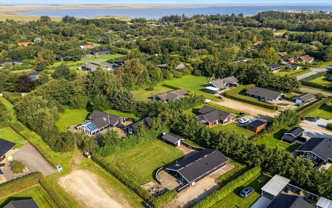 Robertha - 800M to the Fjord: Boligområde, Fugleperspektiv, Landskab, Luftfotografering, Forstad, Urban Design, Hjem, Estate, Landscaping, Landsby