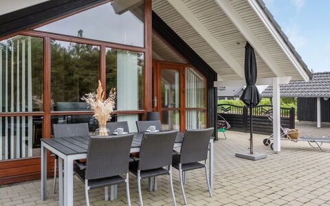 Chermeine - 1.2Km to the Fjord: Træ, Veranda, Hjem, Tag, Skygge, Dør, Dæk, Stol, Sommerhus, Udendørs Møbler