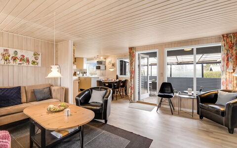 Hoghni - 850M to the Fjord: Træ, Møbel, Indretning, Loft, Stol, Hårdttræ, Bejdse, Køkken & Spisebord, Kaffebord, Stue