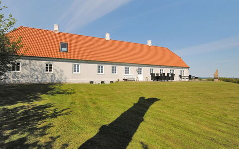 Alois - 1Km to the Fjord: Tag, Hus, Hjem, Sommerhus, Dør, Sidespor, Dæk, Veranda, Planke, Hårdttræ