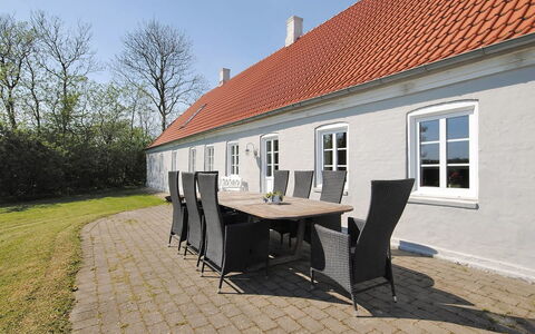 Alois - 1Km to the Fjord: Tag, Hus, Hjem, Sommerhus, Dør, Sidespor, Dæk, Veranda, Planke, Hårdttræ
