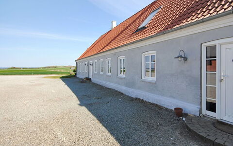 Alois - 1Km to the Fjord: Tag, Hus, Hjem, Sommerhus, Dør, Sidespor, Dæk, Veranda, Planke, Hårdttræ