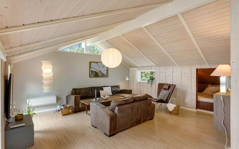 Sæby 670: Indretning, Gulvbelægning, Etage, Trægulve, Møbel, Træ, Loft, Laminat Gulv, Stue, Couch