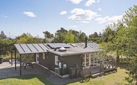 Olof - 100M from the Sea: Tag, Hjem, Dør, Sommerhus, Skygge, Sidespor, Gård, Estate, Backyard