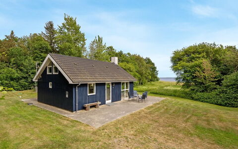 Ødger - 150M to the Fjord: Boligområde, Tag, Forstad, Indkørsel, Estate, Skorsten