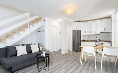 Deluxe Altemar: Møbel, Bygning, Himmel, Træ, Indretning, Plante, Hus, Fritid, Skygge, Stol