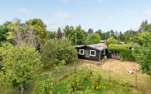 Meeno - 200M from the Sea: Møbel, Indretning, Stol, Gulvbelægning, Bord, Udvej, Etage, Loft, Værelse, Eco Hotel