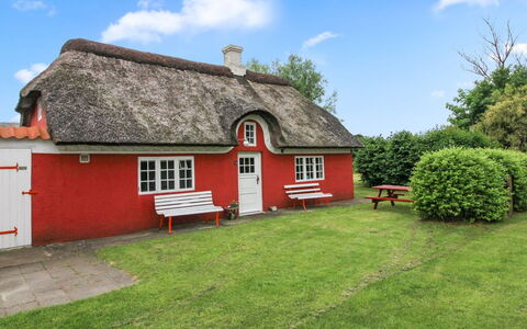 Saarah - 25Km from the Sea: Tag, Hus, Hjem, Sommerhus, Dør, Sidespor, Dæk, Veranda, Planke, Hårdttræ