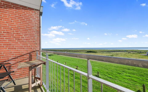 Antomine - 100M from the Sea: Træ, Have, Backyard, Land Lot, Hjem, Tag, Skygge, Dæk, Hårdttræ, Gård
