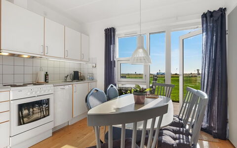 Antomine - 100M from the Sea: Træ, Have, Backyard, Land Lot, Hjem, Tag, Skygge, Dæk, Hårdttræ, Gård